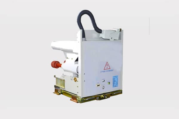 Medium voltage fuse combination contactor